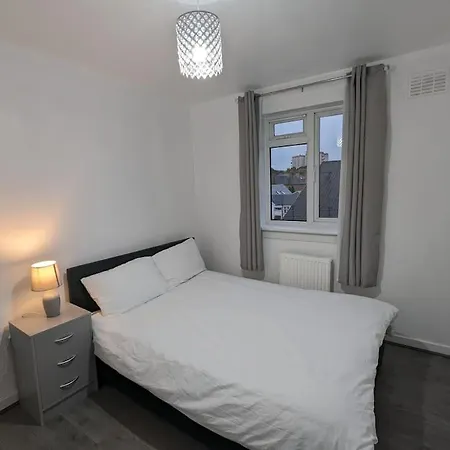 3 Bedroom Apartment Sleeps 8 Edinburgh Exterior photo