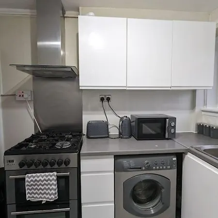 3 Bedroom Apartment Sleeps 8 Edinburgh Exterior photo