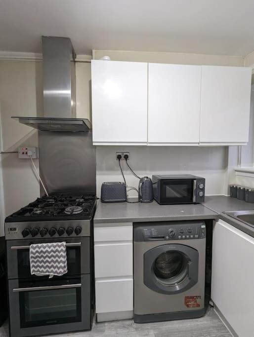 3 Bedroom Sleeps 8 Apartamento *